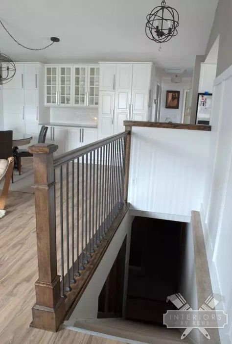 Staircase in living room along master bedroom wall leading to basement. Open Basement Stairs, Banister Remodel, Basement Staircase, Open Basement, Open Stairs, Modern Basement, Staircase Remodel, Open Staircase, Stair Remodel