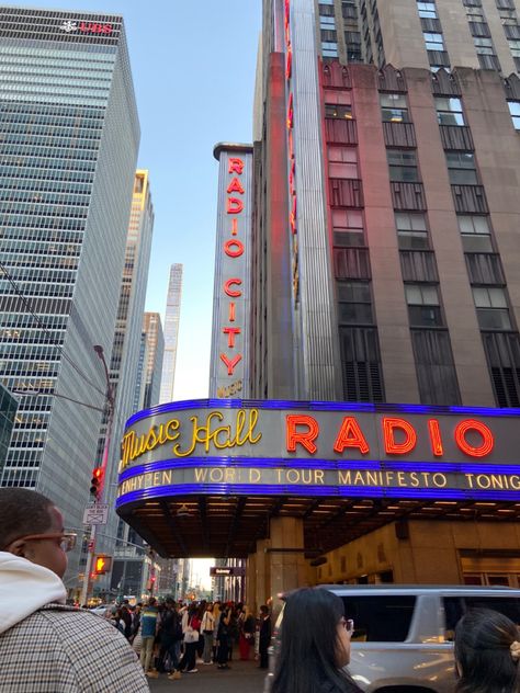 New York Radio City Music Hall, Radio City Music Hall Aesthetic, Enhypen Concert, Nyc Dream, Ny Trip, Beautiful Series, Radio City Music Hall, Record Company, Radio City