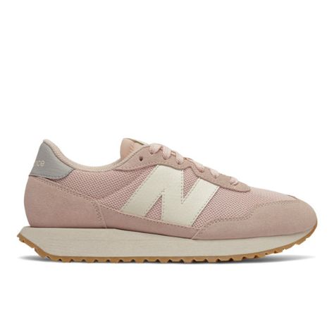 New Balance 237 Women Outfit, New Balance 237 Women, New Balance 237, Womens Wide Shoes, New Balance Style, Casual Sneakers Women, Retro Shoes, New Balance Women, Women Outfit