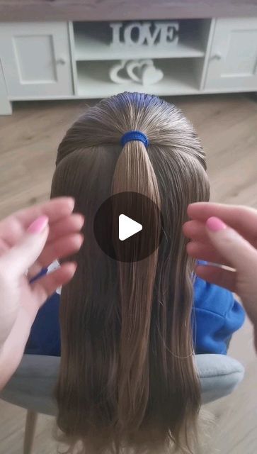 Wacky Hairstyles For Kids, Elsa Hairstyle Kids Easy, Quick Easy Kids Hairstyles, Toddler Mermaid Hair, Hair Styles Kids Easy, Anna Hairstyle Frozen, School Picture Hairstyles Kids, Kids Halloween Hairstyles, Toddler Half Up Half Down Hair