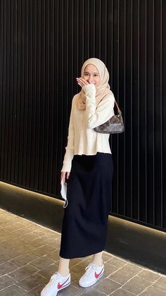 Style Hijab Casual, Outfit Ngampus, New Hijab, Fesyen Islam, Outfit Hijab Casual, Rok Outfit, Outfit Korean Style, Hijab Look, Street Hijab Fashion