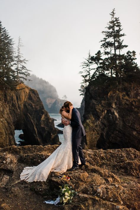 Oregon Weddings, Oregon Coast Elopement, Oregon Coast Wedding, Engagement Plan, Southern Oregon Coast, Coast Elopement, Park Elopement, Elopement Ceremony, Coastal Wedding