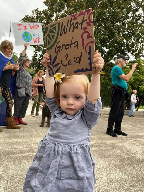 Environmentalist Art, Environmental Art Projects, Prehistoric Age, Environmental Ethics, Environmentally Friendly Living, Feminism Art, Climate Justice, Club Poster, Love The Earth