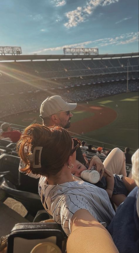 Family Date Aesthetic, Family Baseball Game, Baseball Romance Aesthetic, Baseball Mom Aesthetic, Baseball Family Pictures, Baseball Wife Aesthetic, Mlb Wife Aesthetic, Baseball Game Date, Baseball Game Aesthetic