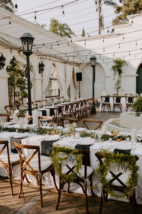 This Sophisticated Black and White Wedding at Villa & Vine is Giving Us Old Hollywood Vibes | Junebug Weddings Oud Hollywood, Hollywood Vibes, Black Napkins, Rustic Wedding Decorations, Seating Plan Wedding, Outdoor Wedding Reception, Black White Wedding, Black And White Wedding, Fall Wedding Decorations