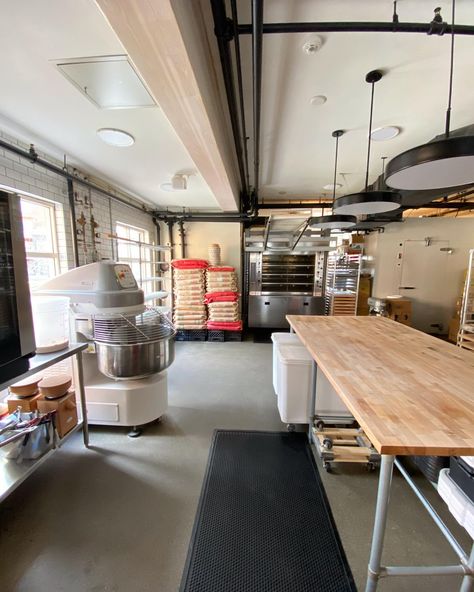 Bakery Commercial Kitchen, Commercial Bakery Kitchen Layout, Home Bakery Kitchen Layout, Micro Bakery Layout, Commercial Bakery Kitchen, Commercial Kitchen Design Restaurants, Small Bakery Kitchen Layout, Commercial Kitchen Design For Home, Small Bakery Kitchen