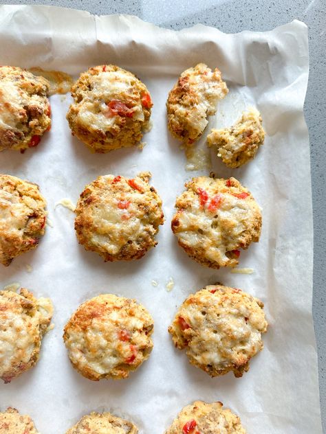 Protein Biscuits, Breakfast Biscuit Recipe, Cheesy Breakfast, Breakfast Biscuits, Gluten Free Biscuits, Creamy Rice, High Protein Breakfast, Eat Better, Protein Breakfast