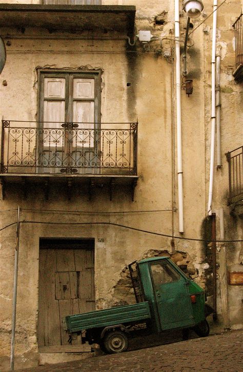 Three-wheeled Lambretta Truck, Lascari, Sicily Pasta Night, Sicily Italy, Modern City, Night City, Beautiful Islands, World Traveler, Sicily, Places Ive Been, Life Is Good