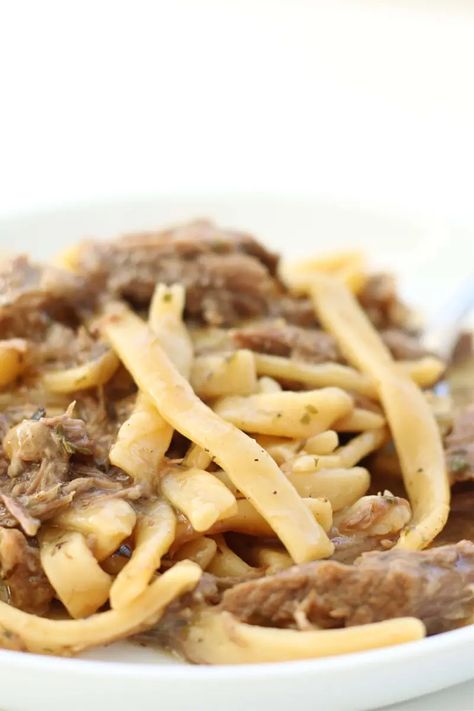 Instant Pot Beef and Noodles--a hearty beef and noodles dish with tons of flavor! This is an easy recipe that takes only a few minutes of prep. Mississippi Beef And Noodles, Instant Pot Beef And Noodles, Noodles Instant Pot, Mississippi Beef, Instapot Meals, Mississippi Roast, Beef Noodles, Fast Cooking, Mississippi Pot Roast