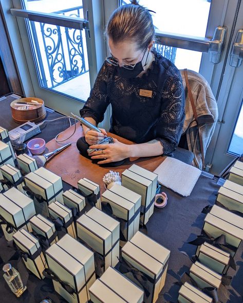 This past weekend I had the opportunity to do a fragrance engraving event for a corporate holiday party. These lucky employees got to pick out a @JoMalone scent and have the bottles engraved by me! It was a whirlwind and I think I ended up engraving 40-50 bottles that night 🧐, but it's always a lot to fun seeing everyone's reactions to watching live engraving. Crowd pleaser! #engravedperfume #onsitecalligraphy #brandactivations #luxurylettering #onsiteengraving #experientialmarketing Luxury Corporate Event, Bottle Engraving, Holiday Party Activities, Showroom Ideas, Corporate Holiday Party, Event Giveaways, Experiential Marketing, Employee Appreciation Gifts, Event Activities