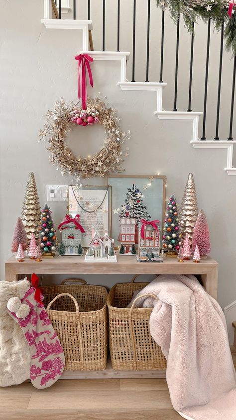 Deco Pastel, Pink Xmas, Preppy Christmas, Christmas Decor Inspiration, Pink Christmas Decorations, Christmas Room Decor, 12 December, Christmas Feeling, Christmas Inspo