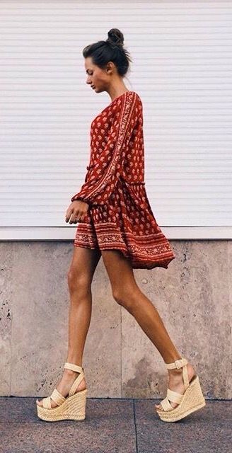 Wedge Shoes Outfits, Platform Outfit Ideas, Chic Wardrobe, Modest Summer, Nude Wedges, Bohol, Shoes Soft, Mode Chic, Stil Inspiration