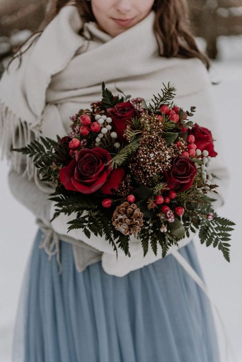 Christmas Vintage Wedding, Christmas Wedding Florals, Winter Wedding Bouquet Evergreen, Winter Flower Bouquet, Christmas Wedding Bouquet, Asos Bridesmaid Dress, Christmas Wedding Bouquets, Cozy Winter Wedding, Christmas Wedding Ideas