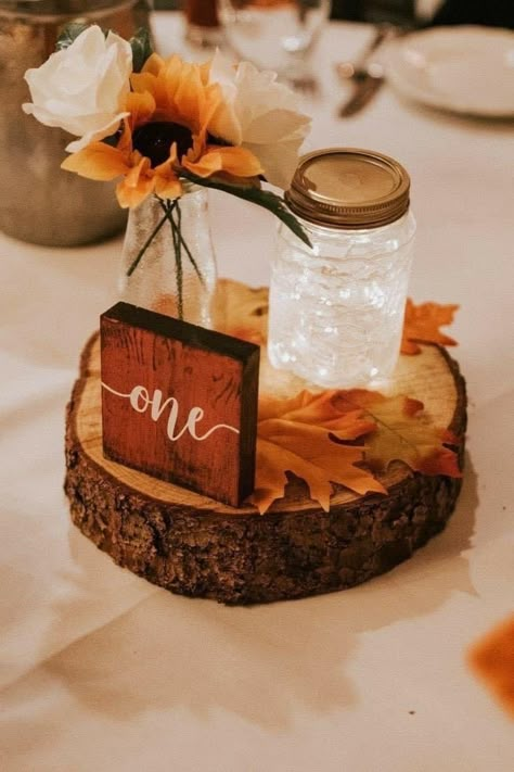 Cheap Fall Wedding Table Decor, October Centerpieces Wedding, Fall Themed Wedding Centerpieces, Small Fall Wedding Ideas, Rustic Fall Wedding Centerpieces, Fall Wedding Table Centerpieces, Autumn Wedding Centerpieces, Rustic Fall Wedding Decor, Fall Wedding Table Decorations