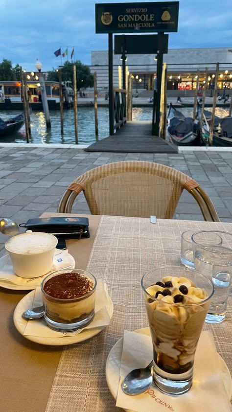 dessert, venice, venezia, italy, italia, gelato, cafe, cafe gelato, tiramisu, espresso, yummy, yum, food Tiramisu Espresso, Cafe Gelato, Italy Restaurant, Venezia Italy, Venice Italy, Italy Travel, Gelato, Venice, Espresso