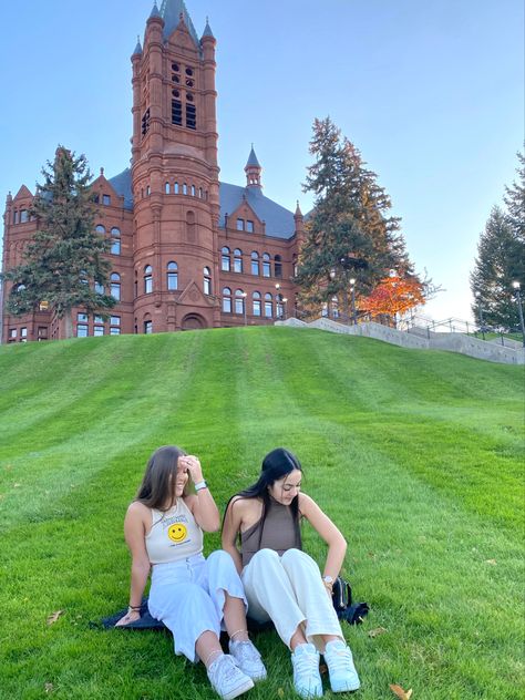 #syracuse #syracuseuniversity #collegefriends #collegelife #collegeaesthetic #collegepartylife #syracuselife #syracuseinspo Syracuse University Aesthetic, Syracuse Aesthetic, College Tours, College Football Outfits, College Vision Board, Instagram Ad Campaigns, College Tour, University Of Richmond, College Of Charleston