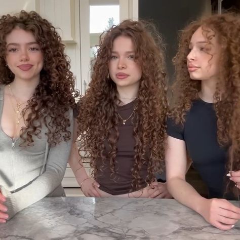 kalogeras sisters Kolgaras Sisters, Karogelas Sisters, Kolgeras Sisters, Sunday Kalogeras Sisters, Kalogeras Sisters Dimitra, Kalogeras Sisters Hair, Kalogares Sisters, Kalgorea Sisters, Curly Hair 2c