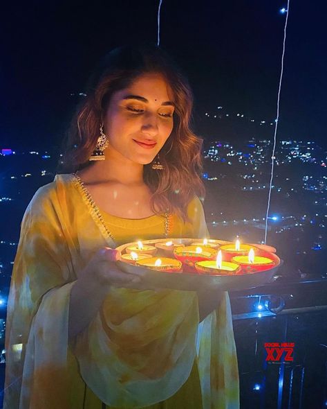 Diwali Photo Pose Ideas, Diwali Aesthetic, Ruhani Sharma, Diwali Photography, Diwali Pictures, Diwali Photos, Aesthetic Poses, Facebook Comments, Indian Photoshoot