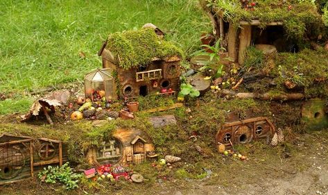 Woodland Village, Mouse Village, Village Miniature, Mini Village, Fairy Woodland, Fairy Village, Tree Felling, House Backyard, Garden Picnic