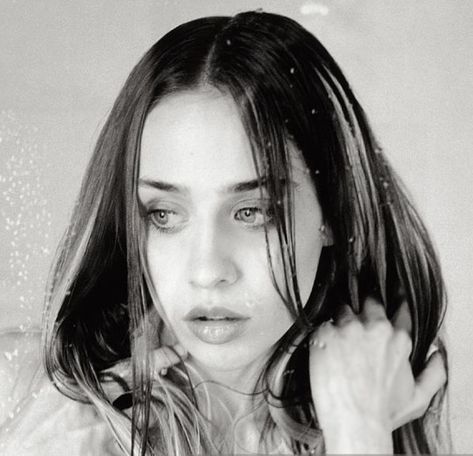 Fiona Apple, A Woman, Black And White, Hair, White, Black