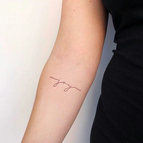 Find Joy Tattoo, Choose Joy Tattoo, Joy Tattoo Ideas, Simplicity Tattoos, Fonts Hand Lettering, Joy Tattoo, Meaningful Wrist Tattoos, Diy Tattoo Permanent, Fashion Tattoos