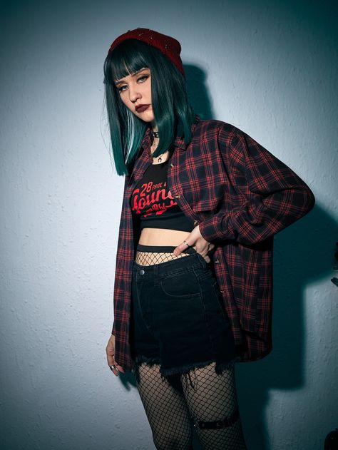 Emo Inspired Outfits, Grungy Summer Outfits, Female Rockstar Outfit, 90s Punk Aesthetic, 90s Alternative Fashion, Punk Fashion Women, Hayley Williams Style, Modern Grunge, Punk Plaid