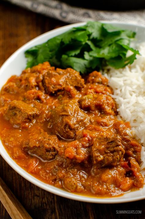 Kenyan Beef Curry, Hamburger Curry Recipe, Beef Curry Indian, Raspberry Dressing, Indian Beef Recipes, Beef Curry Recipe, Curry Recipes Indian, Beef Curry, Mango Salad