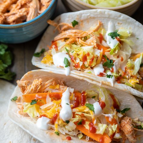 Leftover Rotisserie Chicken Recipes Chicken Tacos With Slaw, Healthy Dinner For Kids Picky Eaters, Tacos With Slaw, 15 Minute Meals Dinners, Rotisserie Chicken Recipes Leftover, Slow Cooker Buffalo Chicken, Buffalo Chicken Tacos, 30 Minute Meals Healthy, Easy Buffalo Chicken