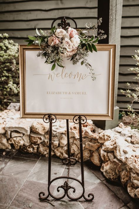 Wedding welcome sign with florals Diy Wedding Welcome Sign Frame, Picture Frame Welcome Sign, Framed Welcome Sign Wedding, Party Welcome Sign Entrance, Welcome Signs Diy, Welcome Sign For Wedding Entrance, Welcome Table Wedding Entrance, Diy Wedding Entrance, Reception Poster