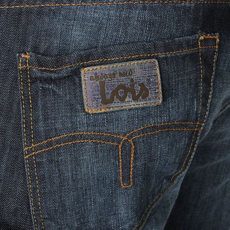 Lois jeans, very simply and fit Leather Branding, Clothing Apps, Men's Denim Style, Labels Design, Football Casuals, Lois Jeans, Sergio Tacchini, Beard Tattoo, Vintage Sneakers