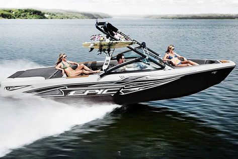 Have the best wakeboarding boats changed since this article 6 years ago? Or is this top 10 still the ultimate wake boat wishlist?  #wakeboard #wakeboarding #WakeBoat #top10 Wakesurfing Boats, Wake Boat, Boat Photos, Mastercraft Boat, Malibu Boats, Flat Bottom Boats, Wakeboard Boats, Water Skis, Ski Boats