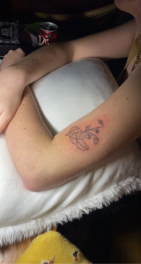 Fruit Stick And Poke Tattoo, Strawberry Stick And Poke, Stick And Poke Tattoo, Cute Tats, Stick N Poke, Stick N Poke Tattoo, Poke Tattoo, Stick And Poke, Princess Sofia