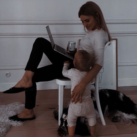 Career Mom, Moms Goals, Working Mums, Foto Baby, Modern Mom, Future Mom, Career Woman, Future Lifestyle, Mom Boss