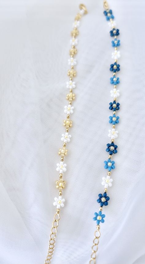 Two of our newest bracelets styles! On the left is the pearl and champagne bracelet 🥂 and on the right is the lapis, caribbean, pearl bracelet 🌊. Perl Breslet, Wired Beaded Bracelets, Pearl Bracelets Diy, Pearls Bracelet Diy, Bracelet Pearl Ideas, Self Made Bracelets, Pearl Bracelet Ideas, Diy Pearl Bracelet, Bracelet Diy Beads