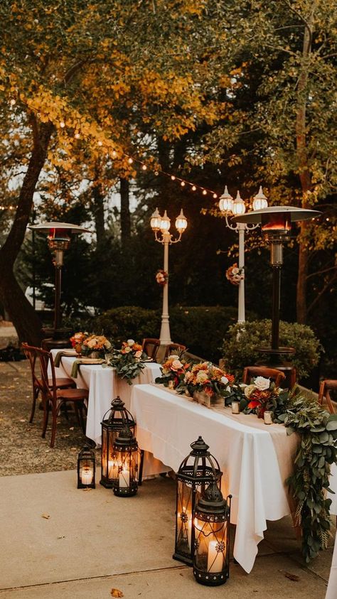 Centerpieces Fall Wedding, Wedding Centerpieces Fall, Wedding Colors Ideas, Fall Wedding Color Schemes, Beautiful Fall Wedding, Outdoor Fall Wedding, Wedding Themes Fall, Dark Wedding, Fall Wedding Centerpieces