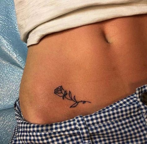 tatuagens fodasticamente fodas on Twitter: "… " A Rose Tattoo, Side Stomach Tattoos, Stomach Tattoos Women, Waist Tattoos, Belly Tattoos, Hidden Tattoos, Tattoo Trend, Hip Tattoos Women, Inspiration Tattoos