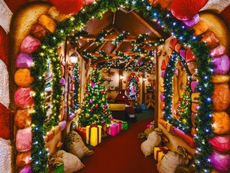 Christmas Grotto Ideas, Grotto Ideas, Santa Grotto, North Pole Santa's Workshop, Wooden Christmas Trees Diy, Santa's House, Santa Pictures, Christmas Float Ideas, Christmas Shows