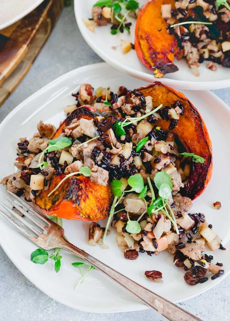 Stuffed with apples, mushrooms, sausage and rice, this roasted red kuri squash recipe is a fall favorite! Kuri Squash Recipe, Red Kuri Squash, Apple Stuffing, Sausage Mushroom, Buttercup Squash, Best Vegetable Recipes, Vegetable Casserole Recipes, Friends Recipes, Sweet Dumplings