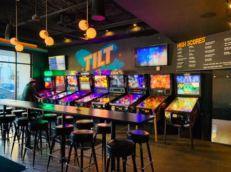 Bar Arcade Design, Modern Sports Bar, Arcade Restaurant, Bar Americano, Gaming Cafe, Bar Arcade, Arcade Ideas, Sport Bar Design, Arcade Design