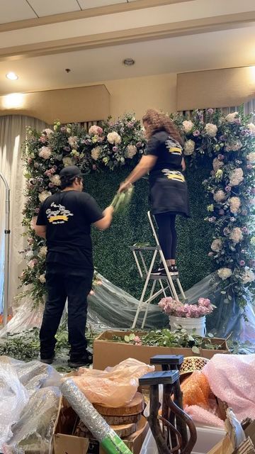 Iris Hinzo on Instagram: "Looking back! Enchanted forest set up by @bizziebeecreations. #enchantedgardentheme #enchantedtheme #xv #quinceañera #quinceañeradecor #sweet16 #sweet #sweet16ideas #desserttable #tbt #floralinspiration #floralinstallation #floralarrangement #backdropideas #events #eventstylist #eventstyling #partyideas #partydecor #weddingdecor #babyshowerideas" Enchanted Forest Grass Wall, Secret Garden Quinceanera Theme, Enchanted Forest Sweet 16 Theme, Enchanted Forest Prom Theme, Enchanted Forest Party Decorations, Enchanted Backdrop, Enchanted Forest Sweet 16, Forest Centerpieces, Enchanted Forest Backdrop