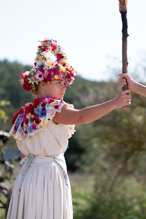 Halloween Costumes Aesthetic, Flower Crown, Crown, Halloween, Flowers, White