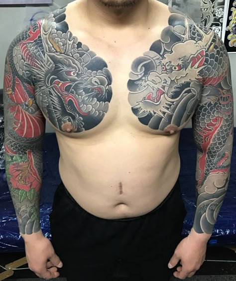 Traditional Japanese Tattoo Meanings, Yakuza Style Tattoo, Japanese Yakuza, Traditional Japanese Tattoo Sleeve, Japanese Tattoo Meanings, Traditional Japanese Tattoo Flash, Japanese Tattoo Artist, Japanese Back Tattoo, Traditional Japanese Tattoo Designs