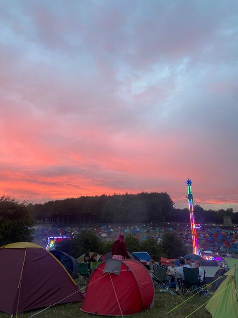 Leeds Festival Aesthetic, Festival Camping Aesthetic, Reading Festival Aesthetic, Leeds Aesthetic, Leeds Fest, Africa Burn, Camp Bestival, Camping Festival, Leeds Festival