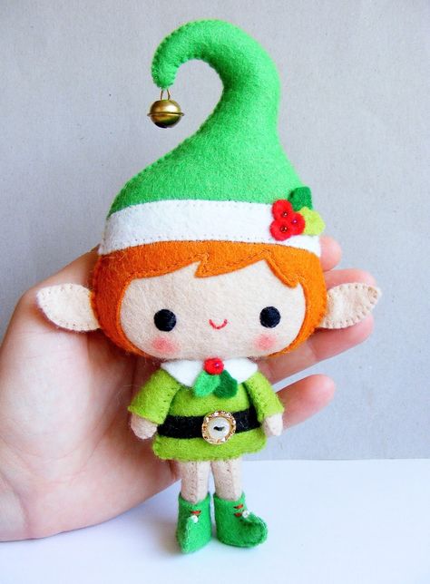 Felt elf - Santa's helper - Cute Christmas elf softie - Festive decoration - Pocket toy- Pattern available at my shop Face Ornaments, Diy Elf, Elf Crafts, Felt Christmas Tree Decorations, Elf Face, Diy Felt Christmas Tree, Christmas Elf Doll, Elf Christmas Tree, Felt Christmas Decorations