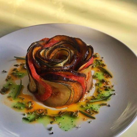 GastroManiatics on Instagram: “Thank you @vieira_victor 🌟🌟🌟 “ I was challenged by Vitor to make a vegetarian dish. I made a “confit byaldi”, Ratatouille's ratatouille.…” Vegan Plated Dinner, Christmas Fine Dining Food, Chef Plate Recipes, Plated Meals Dinners, Food On Black Plates, Restaurant Dishes Presentation, Ratatouille Plating, Fine Dining Hors D'oeuvres, Vegan Fine Dining Recipes