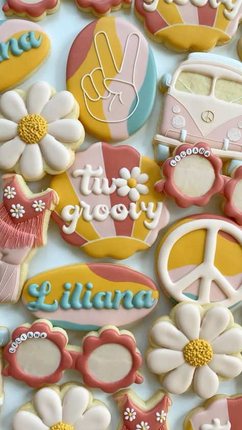 Hippie Birthday Party, Retro Baby Showers, Happy Birthday Cookie, 2nd Birthday Party For Girl, 17th Birthday Ideas, Hippie Birthday, Stay Groovy, Birthday Cookie, 2nd Birthday Party Themes