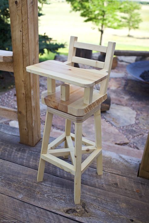 Baby Chair Wood, Toddler Chair Diy, Diy High Chair, Baby Chairs Diy, Wooden Baby High Chair, Wood High Chairs, Baby Highchair, Wooden High Chair, Log Stools