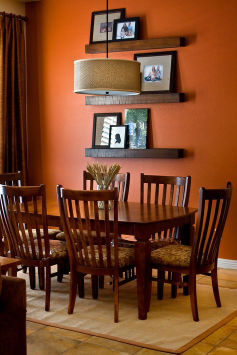 Australian Renovation, Orange Dining Room, Living Room Orange, Shelving Design, Dining Room Colors, Regal Design, Casa Vintage, Trendy Living Rooms, Orange Walls