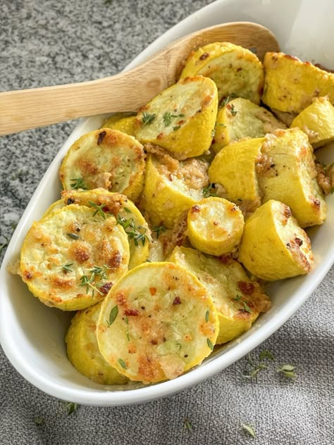 Oven Baked Squash Yellow, Crocked Neck Yellow Squash, Oven Roasted Yellow Squash, Yellow Squash In Oven, Large Yellow Squash Recipes, Squash And Cabbage Recipes, Baked Yellow Squash Recipes, Squash Recipes Yellow, Easy Yellow Squash Recipes