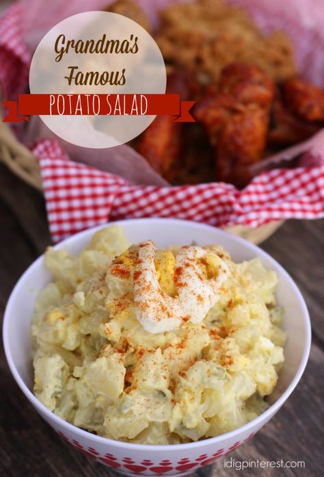 Grandma's Famous Potato Salad. My Grandma’s Potato Salad simply cannot be beat and is the perfect companion to a yummy basket of fried chicken. This is so perfect for summer potlucks and gatherings! Creative Dishes, Amazing Salads, Recipes Sides, Crab Salad Recipe, Spinach Salad Recipes, Macaroni Salad Recipe, Recipes Pasta, Noodle Salad, How To Cook Potatoes